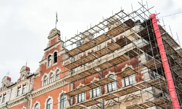How to Avoid Restoration Related Disruptions During Palace Stays: A Heritage Audit Guide