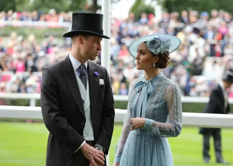 How to Manage Palace Etiquette: A Guide to High-Protocol Poise