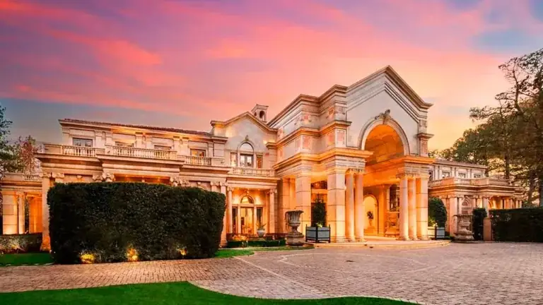 How to Reduce Palace Stay Costs: Strategy for Heritage Value